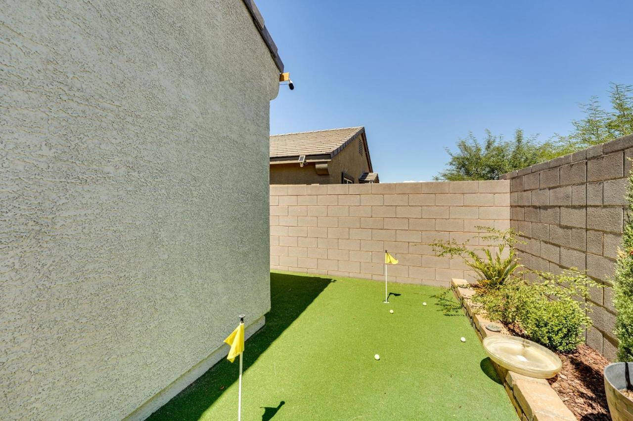 Home With Putting Green About 11 Mi To Las Vegas Strip Exteriör bild